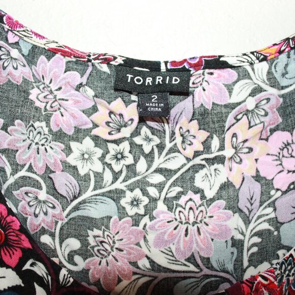 Torrid Floral Spring Dress 🌸/Size 2 (18-20)/Knee Length/Stretchy Material - Picture 3 of 6